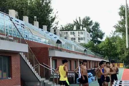 北京体育大学100米纪录是多少
