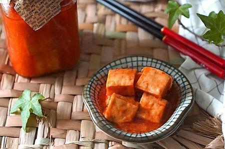 豆腐乳是咸的还是辣的