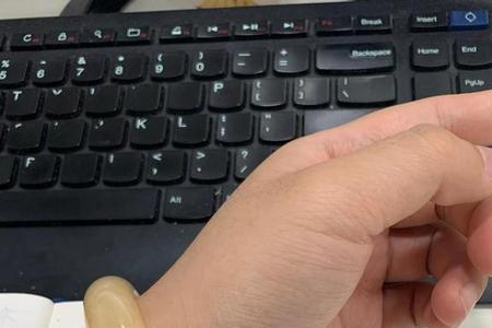 金丝玉戴长了会变色吗