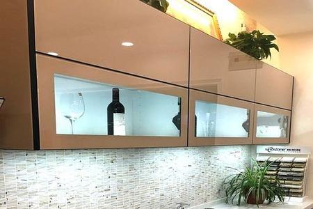 定制橱柜柜门要盖住柜腿吗