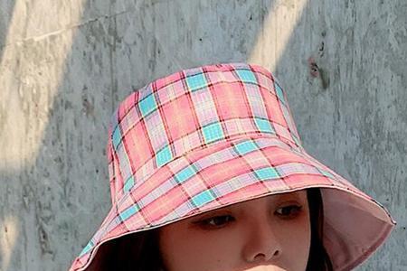 50岁渔夫帽戴什么颜色合适