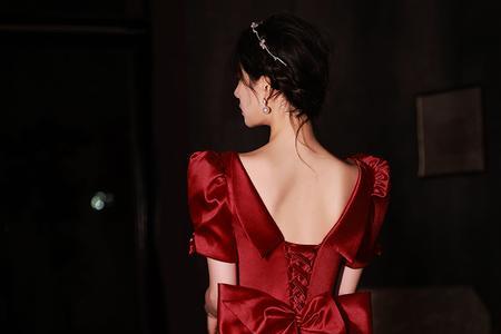 敬酒服洗完怎么晾