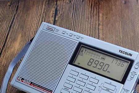 收音机声音小怎样修理