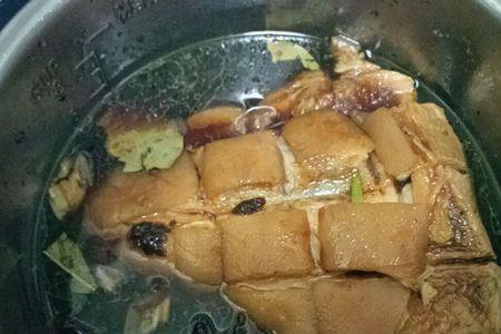 湖南电饭煲蒸肘子的正宗做法