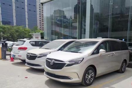 别克gl8新款2023款尊享版有电吸门吗