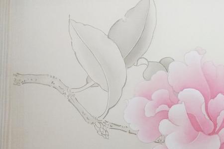 工笔画先喷水还是先画线条