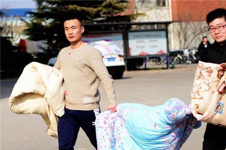 去浙江上学准备什么被子