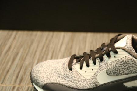 耐克airmax90码数是偏大还是偏小