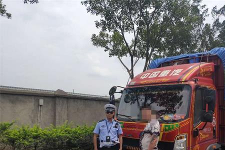 交警查超载过磅费谁出