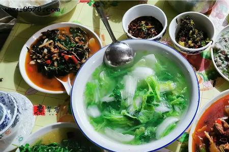 为什么有人吃饭喜欢嗦