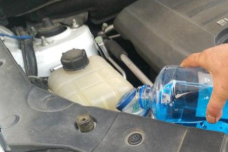 开水可以加入玻璃水吗