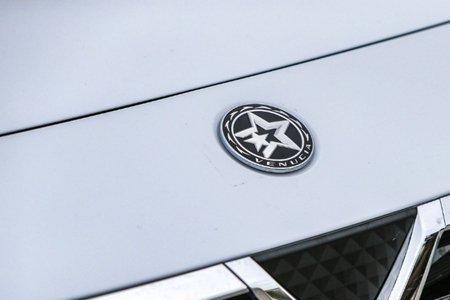 八字车标是什么车