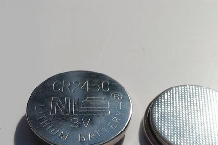 纽扣电池什么颜色的线为正