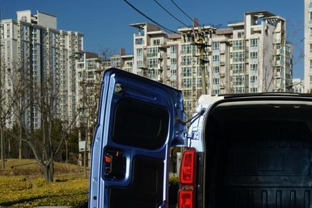 北汽407ev能拉两吨吗