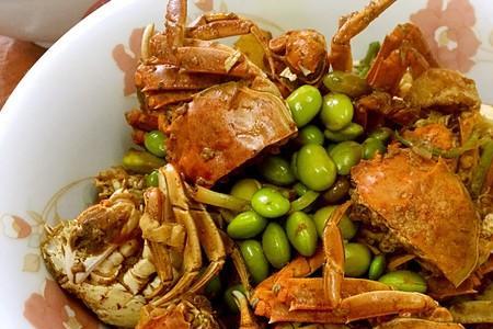 梭子蟹蒸毛豆的做法