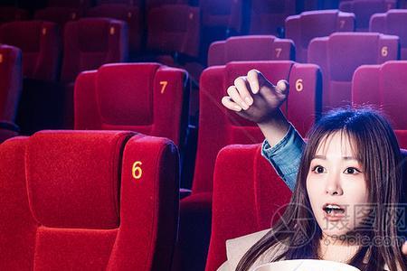 为什么在影院看电影心里难受