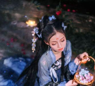 影落星辰的意思