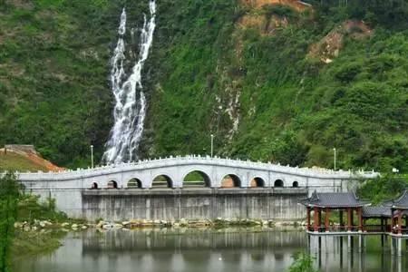 水濂山是一车一灯吗