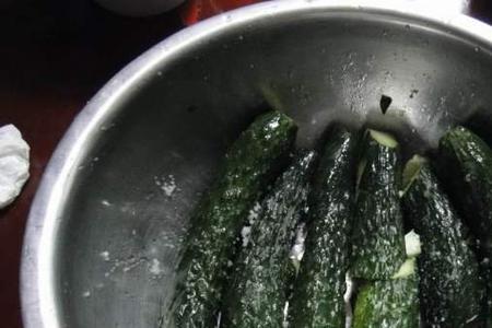 腌黄瓜放醋变酸了是不是坏了