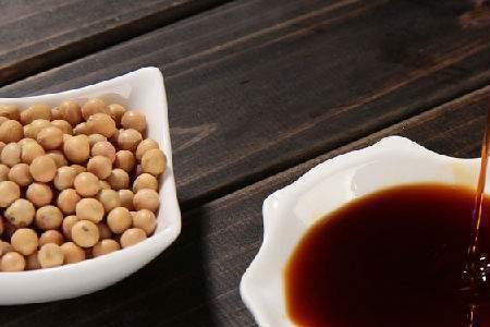 味精白酒红糖蜂蜜泡玉米