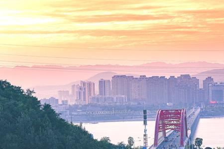 黄石和咸宁哪个城市好