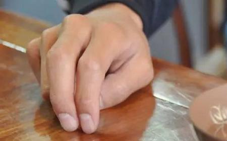 叩手礼每杯都要扣吗