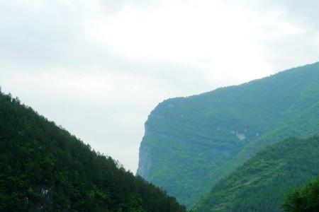 四川大巴山靠近哪个市