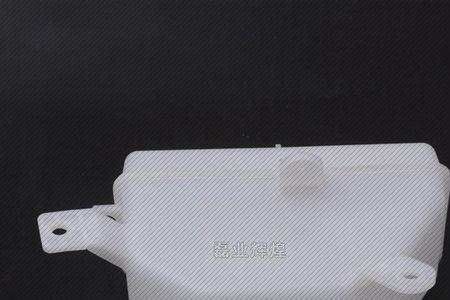 宝骏730玻璃水壶更换
