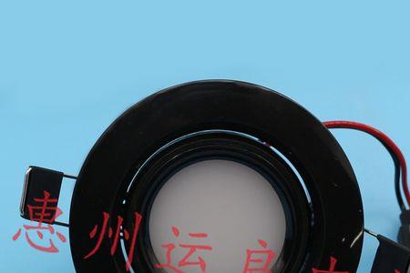 电梯轿厢灯一直亮