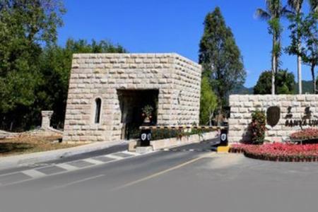 三亚学院距离市中心多远