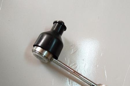 路虎液压平衡杆高压油管怎么拆