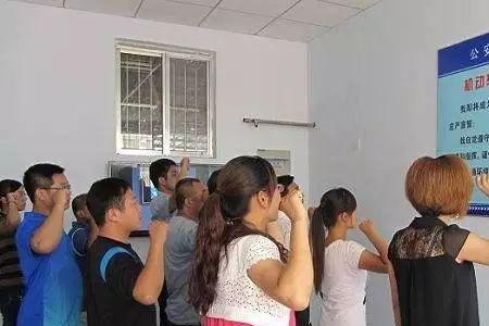 驾考完发证要交警审核吗