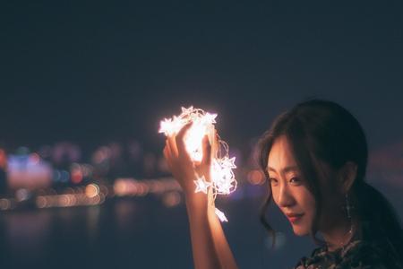 暗自垂泪的垂是什么意思