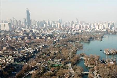 济南西部会展中心离大明湖多远