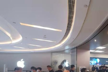 重庆万象城多久才能买到14pro