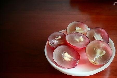 葡萄籽是什么颜色