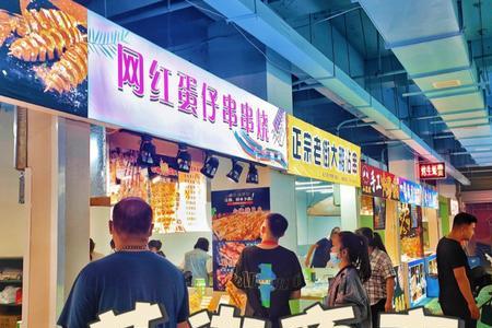 大同东小城夜市哪个门进