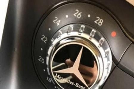 奔驰a180辅助电池换了还是报故障