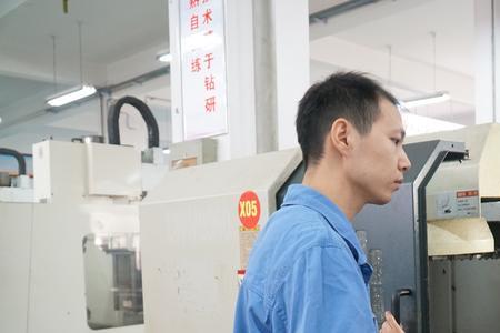 数控铣工适合女生吗