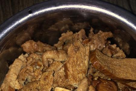牛蹄筋炖冻豆腐的家常做法