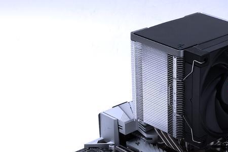 技嘉b660魔鹰用什么机箱加水冷