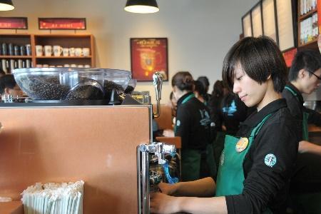 奶茶店店长跟店员有什么区别