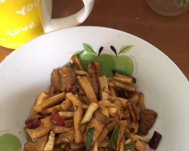 干萝卜缨炖五花肉的做法
