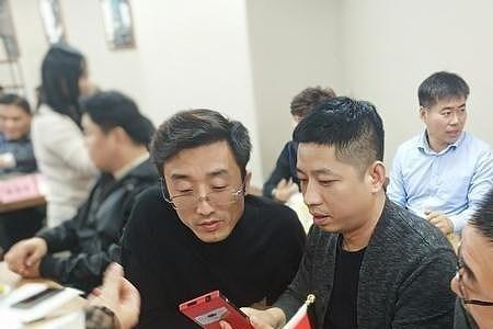 众赢时代投影手机声音忽大忽小