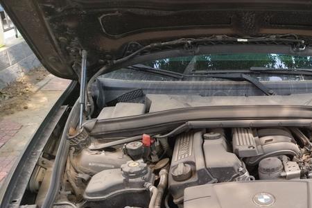 宝马x120L防冻液排空气方法