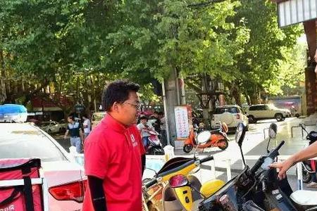 新买的摩托车去上牌交警抓么