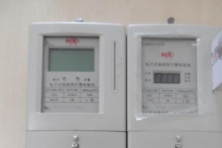 店铺电表一个月一千多度正常吗