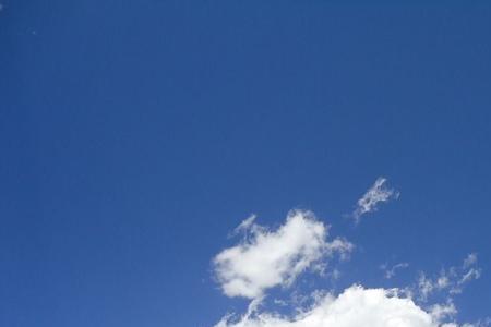 形容天空干净蓝的排比句