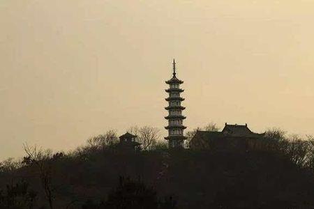 残塔临湖岸出自哪首古诗