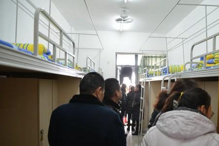 成都高中住校可以带手机的学校